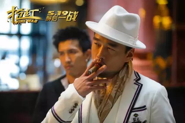 《抢红》三个硬汉的情感纠葛