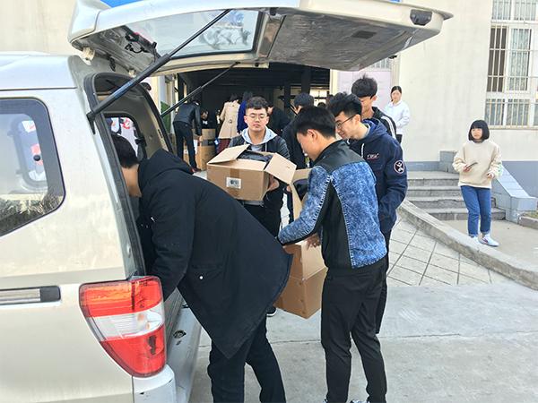 经常出差的司机工作有前途吗,经常跑长途车司机出车应配备什么