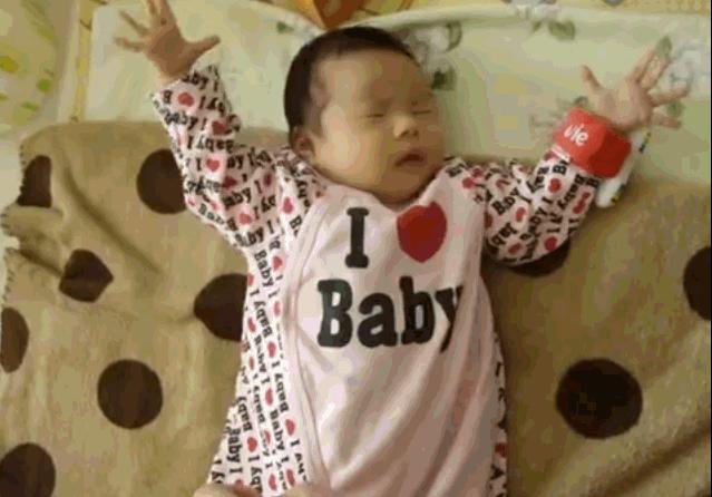 如何判断满月宝宝是否生病,宝宝满月的表现