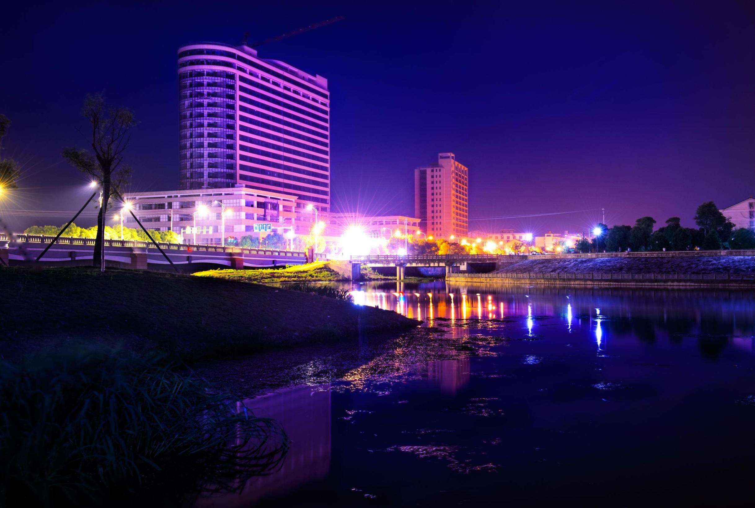 奉化水蜜桃蒋氏故里包装盒,奉化水蜜桃和无锡水蜜桃哪个最早