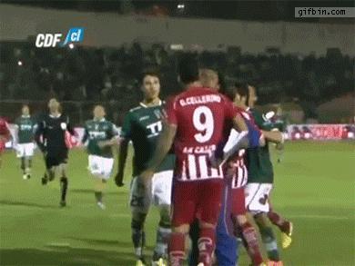 足球搞笑图片小视频,足球搞笑乌龙球gif