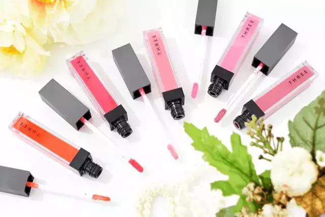 你过得好不好,翻翻你的化妆包就能知道