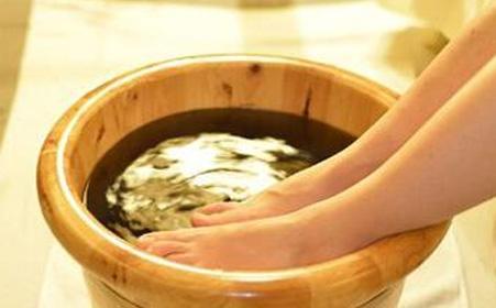 原来用艾叶泡脚还有这个功效-助孕！