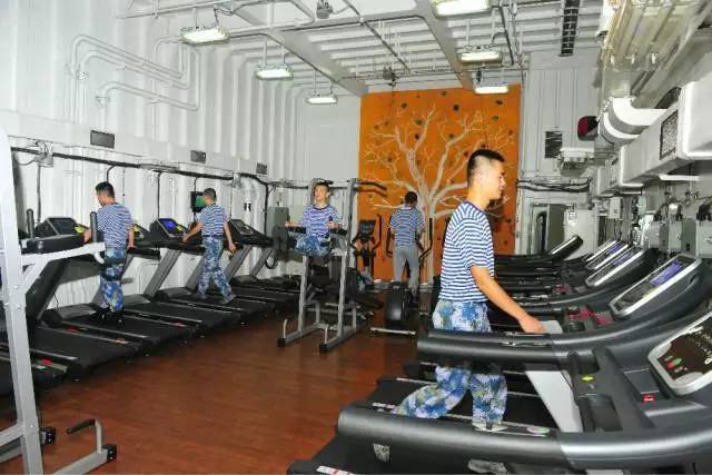 航母上怎么锻炼身体,航母上的健身器材