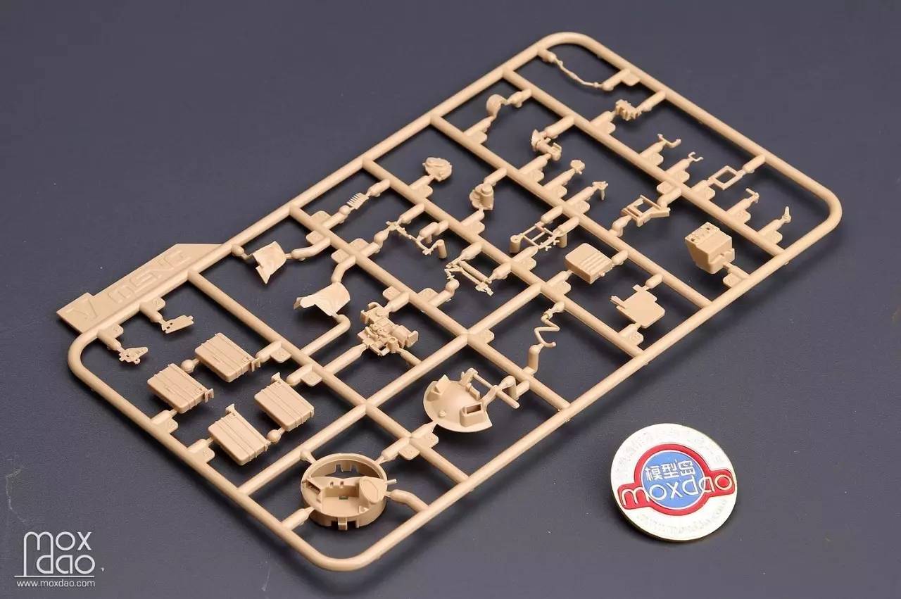 MENG出品的俄罗斯BMR-3M装甲扫雷车｜板件开盒