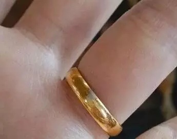 真的黄金假的黄金有什么区别,黄金烧红冷了后不变色是真黄金吗