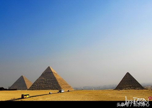 余秋雨千年一叹朗读,余秋雨千年一叹敦煌