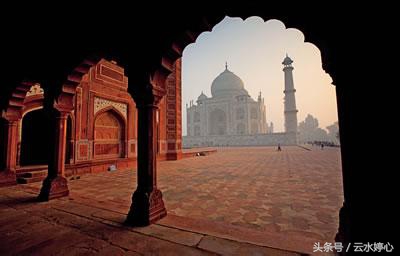 余秋雨千年一叹朗读,余秋雨千年一叹敦煌