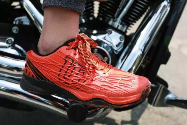 呐，打网球呢，最重要的就是开心~