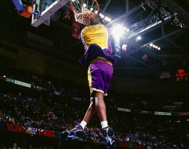 科比真正意义上的第一双耐克鞋,盘点科比的每一双球鞋