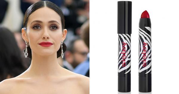 特搜2017「红毯巨星唇彩」懒人包！网友：莉莉根本是洋娃娃啊