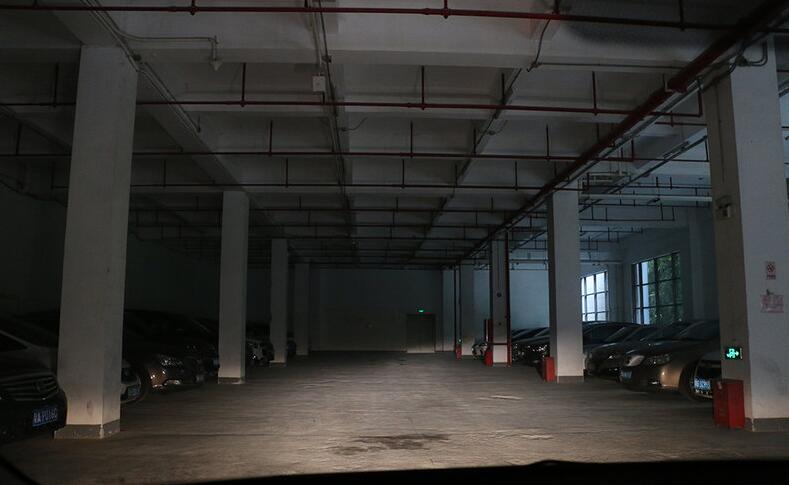 汽车换近光灯泡的步骤视频,别克凯越汽车换灯泡的步骤视频