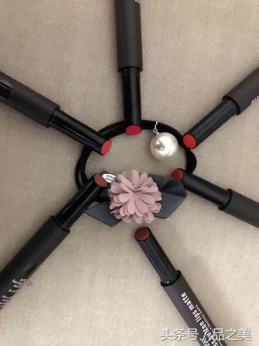 嬉色魅采按压口红笔怎么收回去?口红按不回去怎么办?