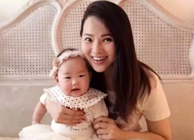 妈妈是超人胡可和安迪,妈妈是超人伊能静妈妈抱米粒