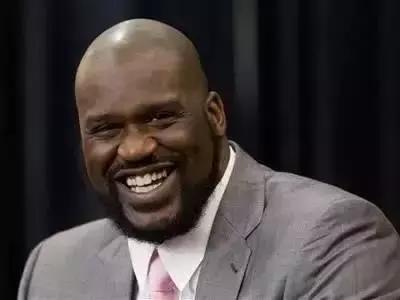 被“五大囧”摧毁的篮球人生，他真的是个脑残吗？