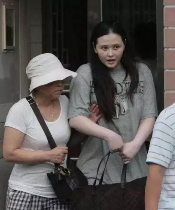 萧淑慎吸毒现在怎么样,萧淑慎吸毒照片