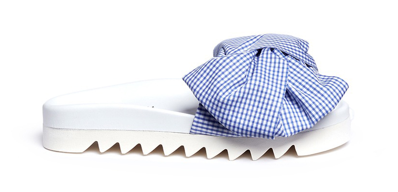 我们为你挑了8双拖鞋，这个夏天它是你最舒适也最时髦的装备