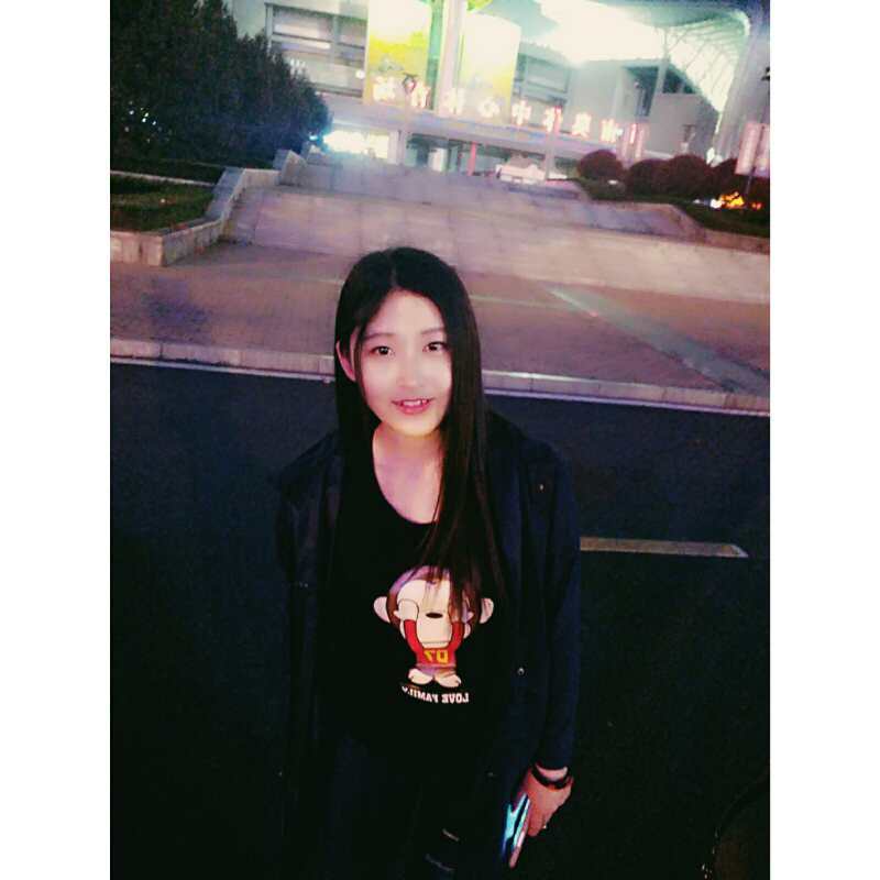 女球迷专访|因爸爸做鲁蜜美女大学生的一路忠橙