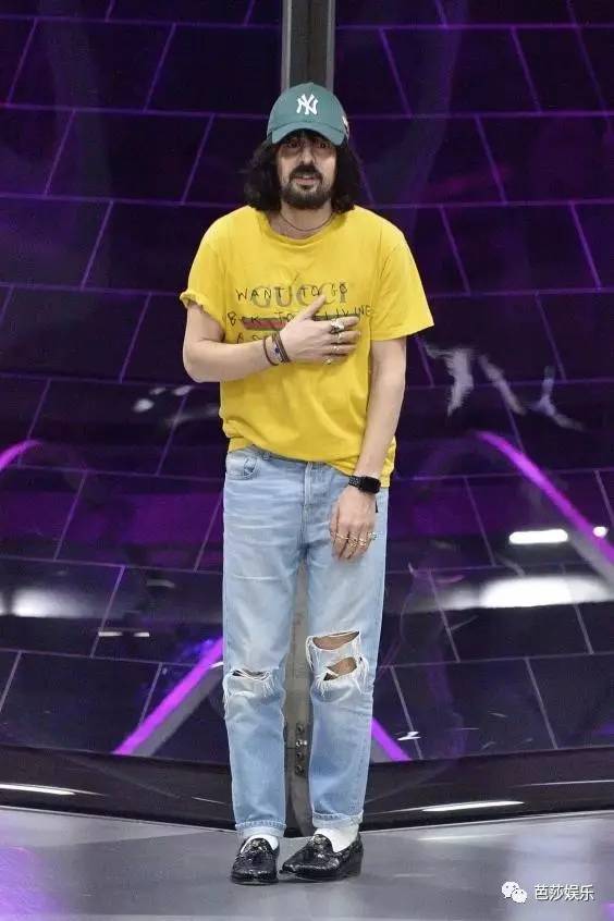 Gigi过生日，Cara剃光头，Topshop的丑裤子再升级「芭九不离时髦」