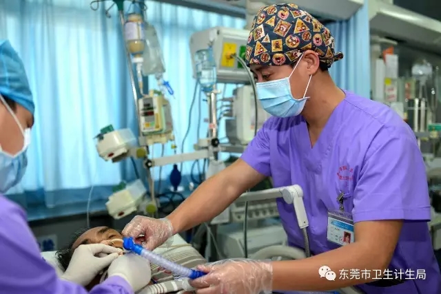 有“胆大+心细+颜值+单身”这样的男物种吗？东莞医院有！数量超过一个营！