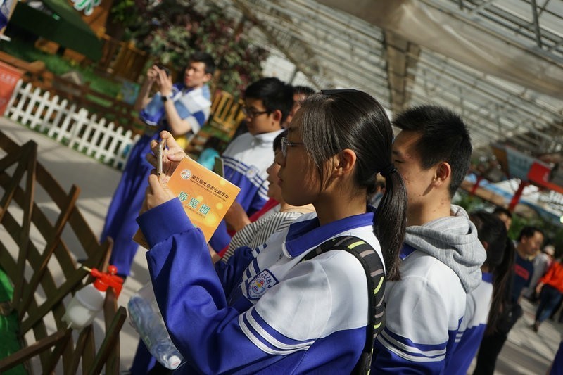 不忘初心青春献党,不忘初心薪火相传是什么意思