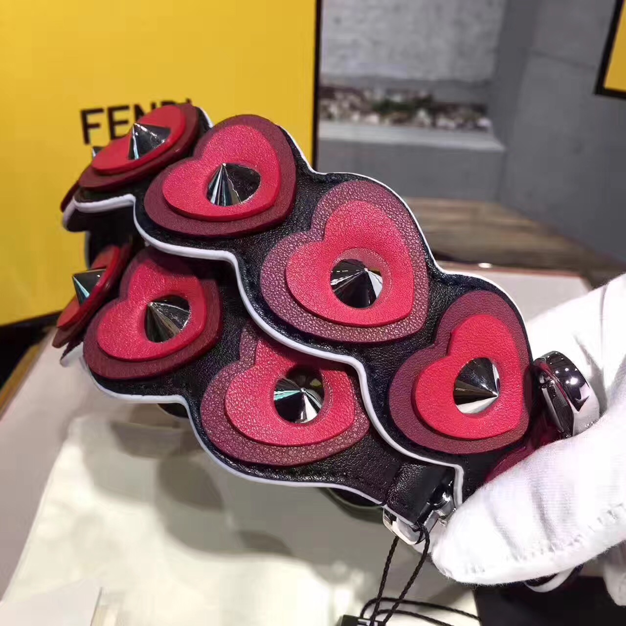 fendi包包大中小,fendi包经典款