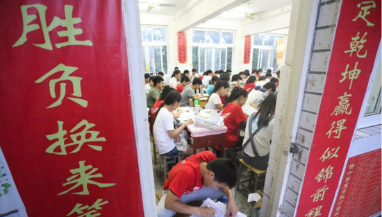 做过近视手术的可以考军校吗,近视600度做近视手术能报考军校吗