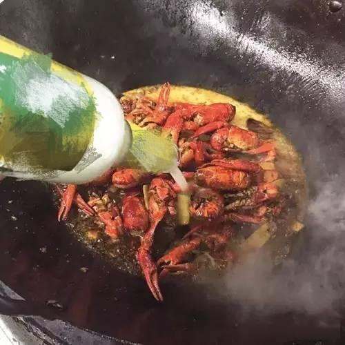 加啤酒后做的小龙虾能好吃？点击量销量证明一切（龙虾配方）