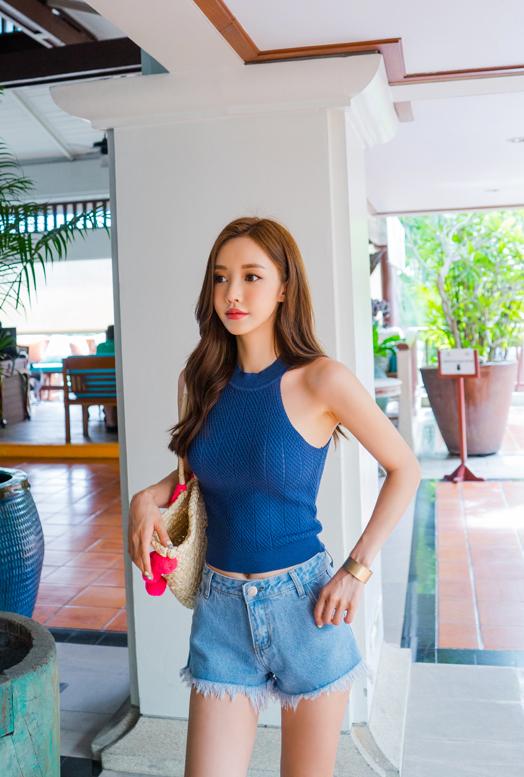 孙允珠夏日纯白色短裤套装图片,孙允珠夏日清爽无袖连衣百褶裙