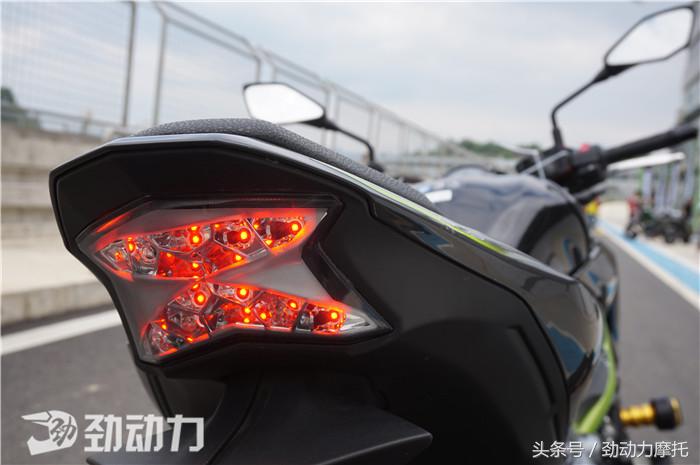 川崎新发布越野车,川崎新款