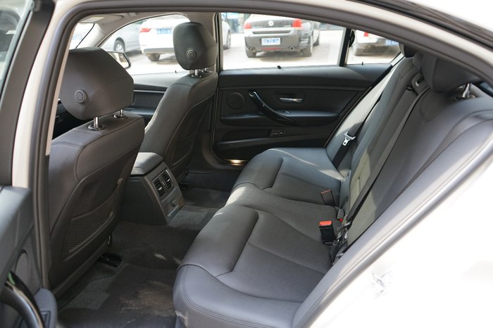 2017款宝马320lim运动试驾,19款宝马320lim运动曜夜版