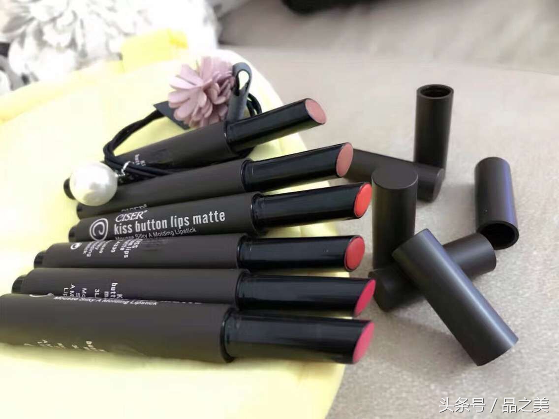 嬉色魅采按压口红笔怎么收回去？口红按不回去怎么办？