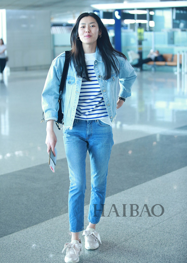 要美也要暖近期明星穿搭总结,今年流行的明星初秋穿搭