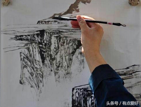曾刚山水画山石染色方法,曾刚画山石的笔是什么毛笔