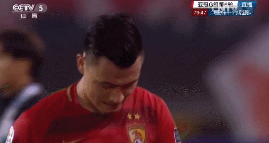 郜林精彩停球过人,郜林再现世界级停球