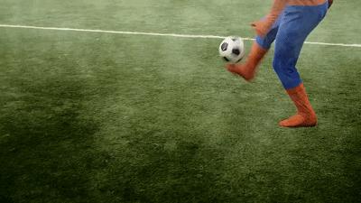 男生对球都有一种痴迷,一个男人对球的执着