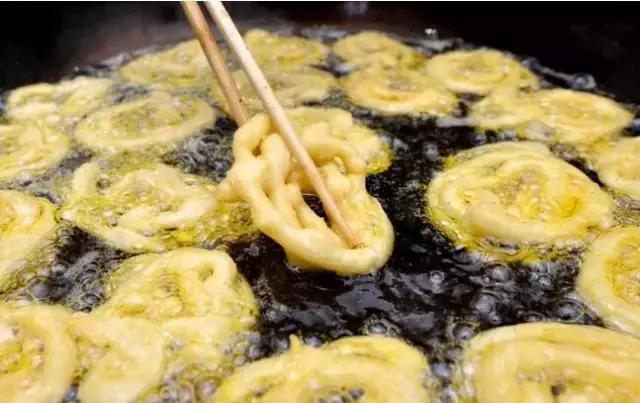 烤全羊、青稞酒、酥油茶，去*藏西**体验神秘的藏历新年，扎西德勒！