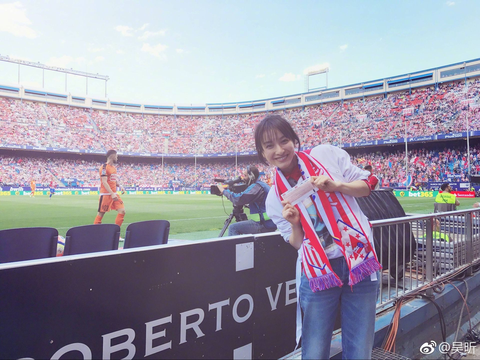 吴昕自拍图文,吴昕光腿视频