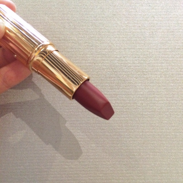 母亲节送妈妈口红,母亲节给妈妈送什么口红好