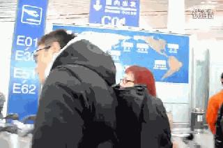 大爷打牌顶石头,大爷扛砖打牌原视频国外