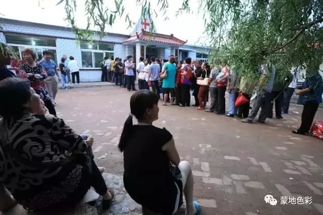 他被评为最美乡村医生上过央视春晚他是草原神医他是蒙古人