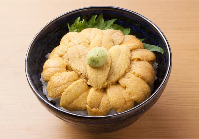 逛日本海鲜市场,北海道函馆海胆