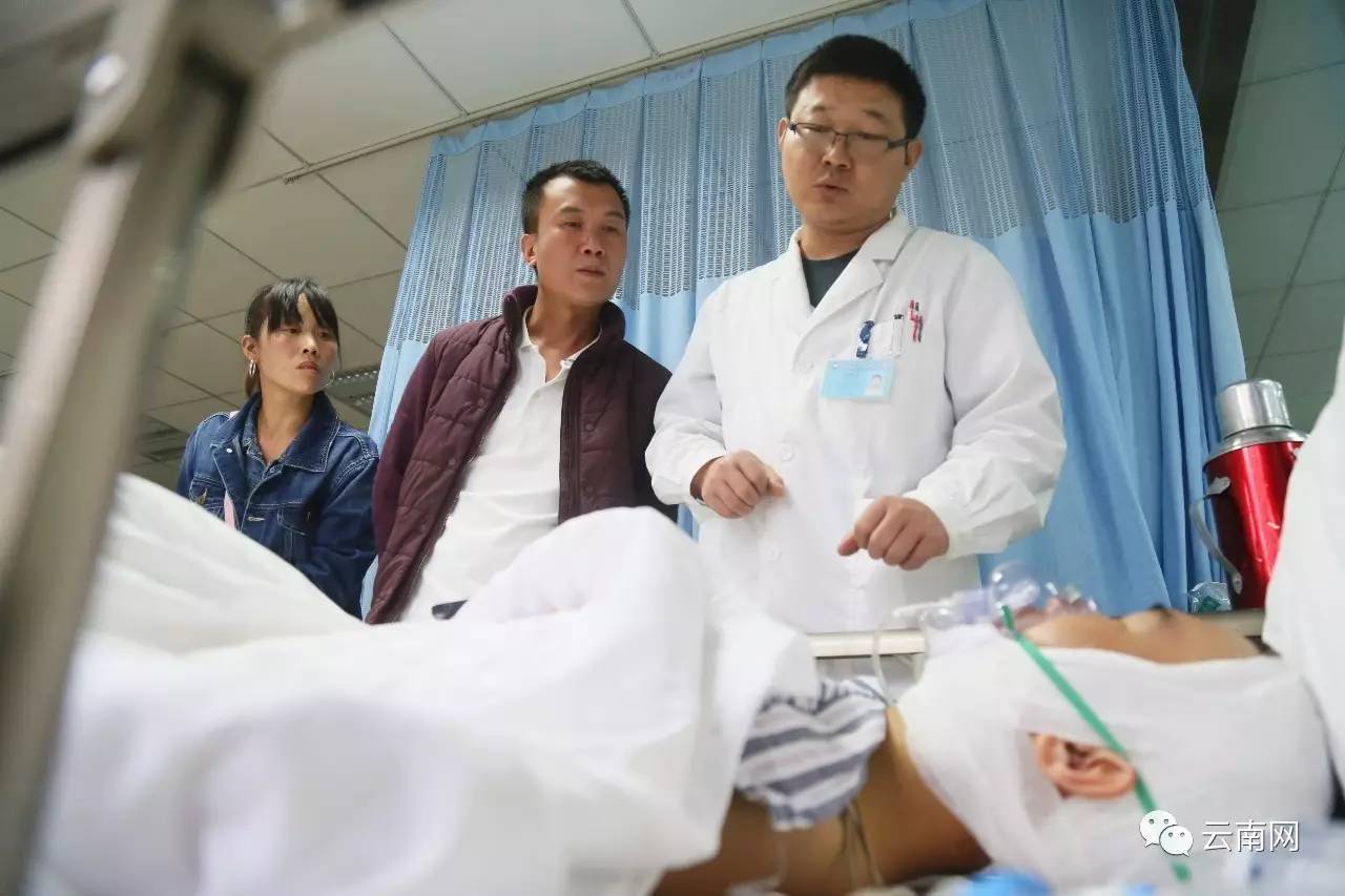 24小时都抱着手机,24小时不间断工作的人