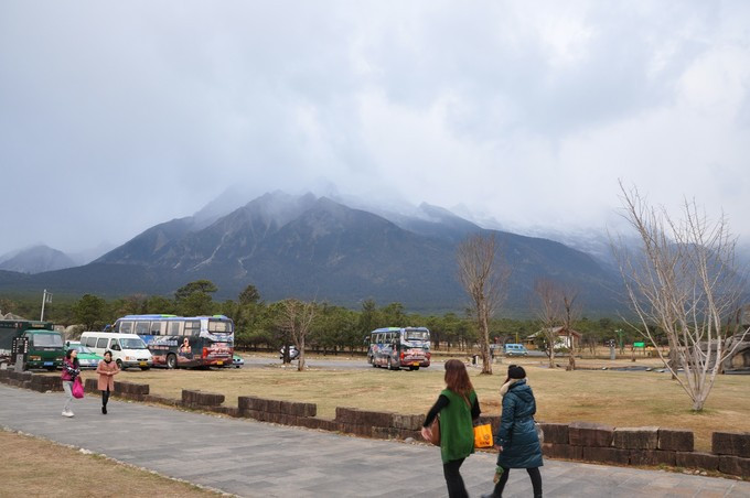 玉龙雪山纳西人心中的神山,玉龙雪山是当地纳西族的神山