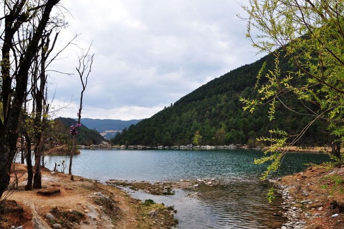 玉龙雪山纳西人心中的神山,玉龙雪山是当地纳西族的神山