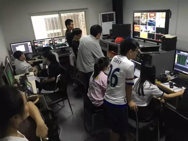 伤你最深的往往是你最爱的人,伤你最深的人往往是最在乎你的人