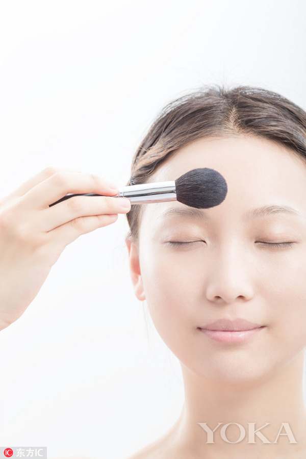 夏季三步搞定脱妆问题,夏天防脱妆的六大技巧