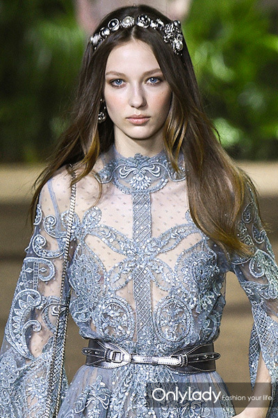 头发上的装饰发夹,头发上的装饰钻石