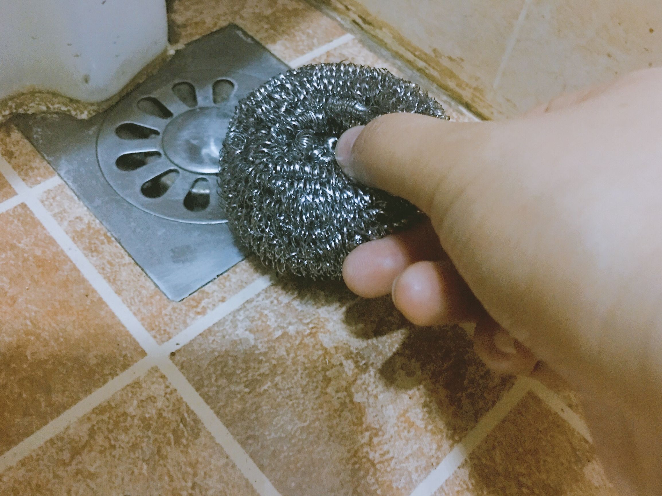 淋浴房地漏被头发堵了怎么办,卫生间地漏怎样防止头发进去