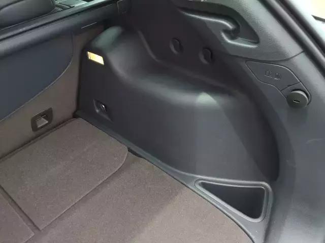 2017jeep自由光内饰功能,2017款jeep自由光可以播放视频